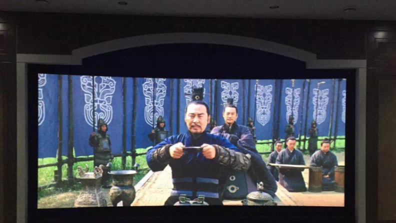 私人家庭影院幕布安装有很多种，哪种更匹配？【南京尊龙凯时音响】